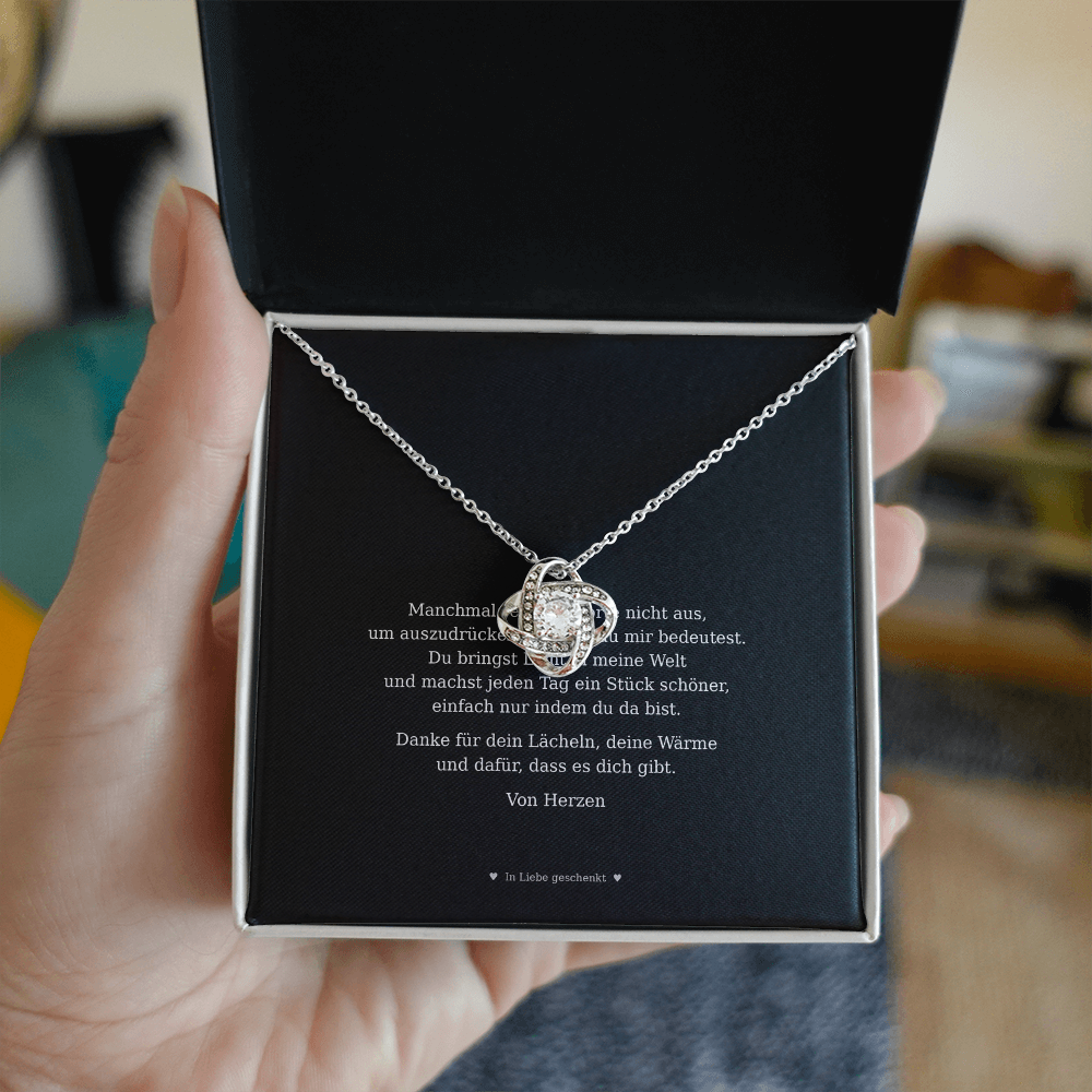 Love Knot Forever – Elegante Halskette für jeden Anlass