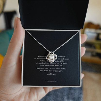 Love Knot Forever – Elegante Halskette für jeden Anlass