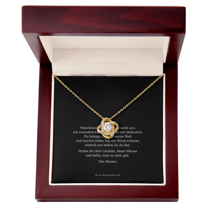 Love Knot Forever – Elegante Halskette für jeden Anlass